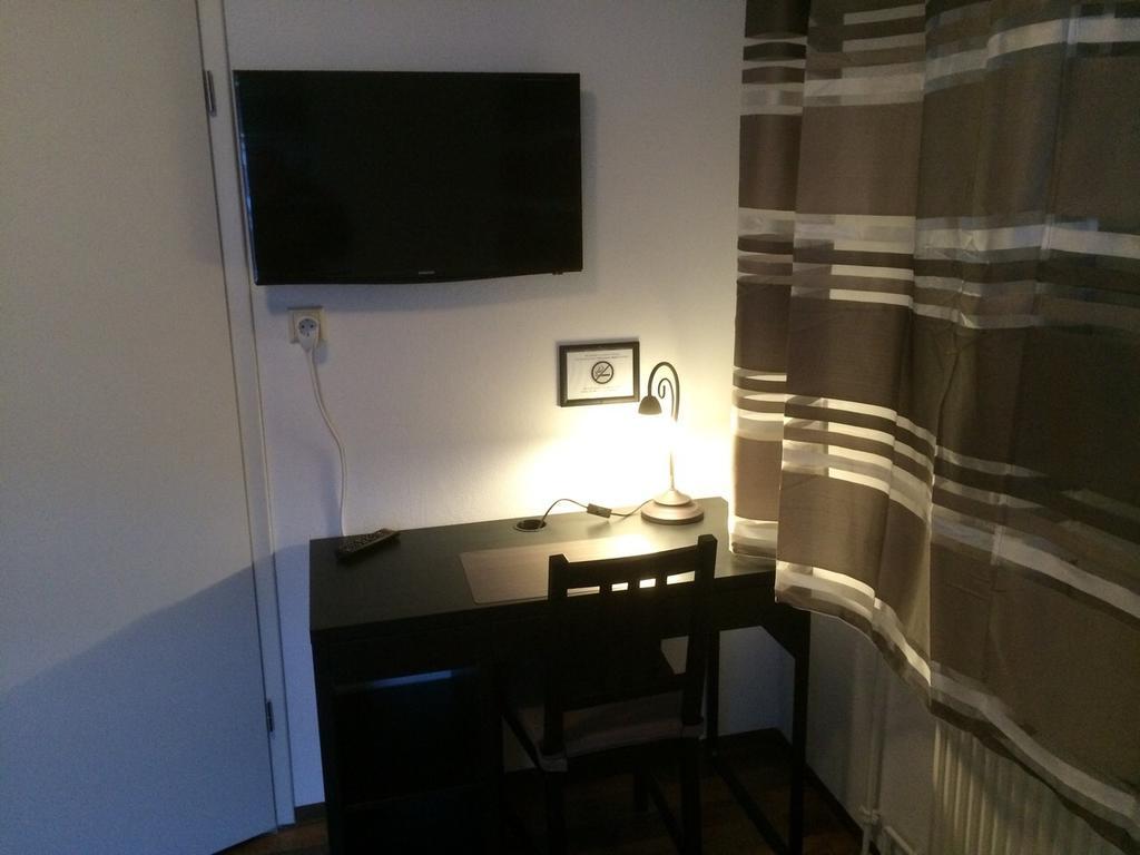 Hotel Engel Waldbronn Rom bilde