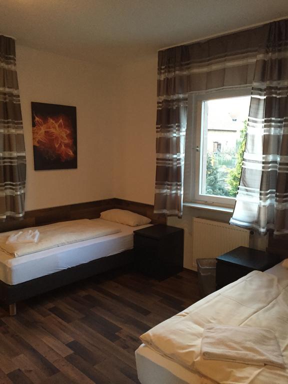 Hotel Engel Waldbronn Rom bilde